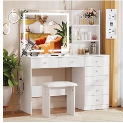 Vanity Table Set With Mirror In 7 Drawers NEW