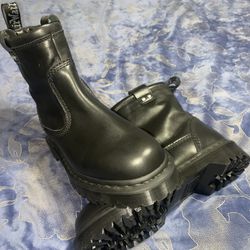 Dr. Marten’s Boots Sz 7