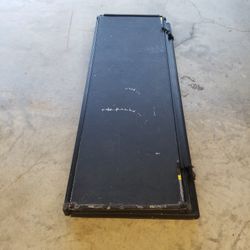 (FREE) Tri-fold hard Tonneau Cover