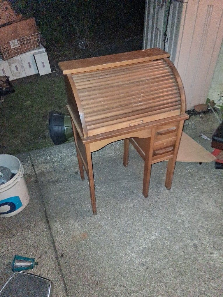 Small Rolltop Desk