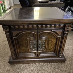 FREE:    Antique wood  lamp table PU Dinuba