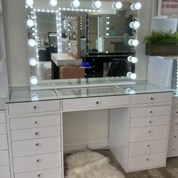 Beautiful Makeup Vanity Table And Mirror - Clearance 