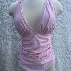 Stylish pink halter swimsuit top with a flattering ruched design. With removable padding size large 82% nylon 18% spandex   #P87