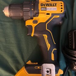 Dewalt 20v Drill With 2ah Battery 