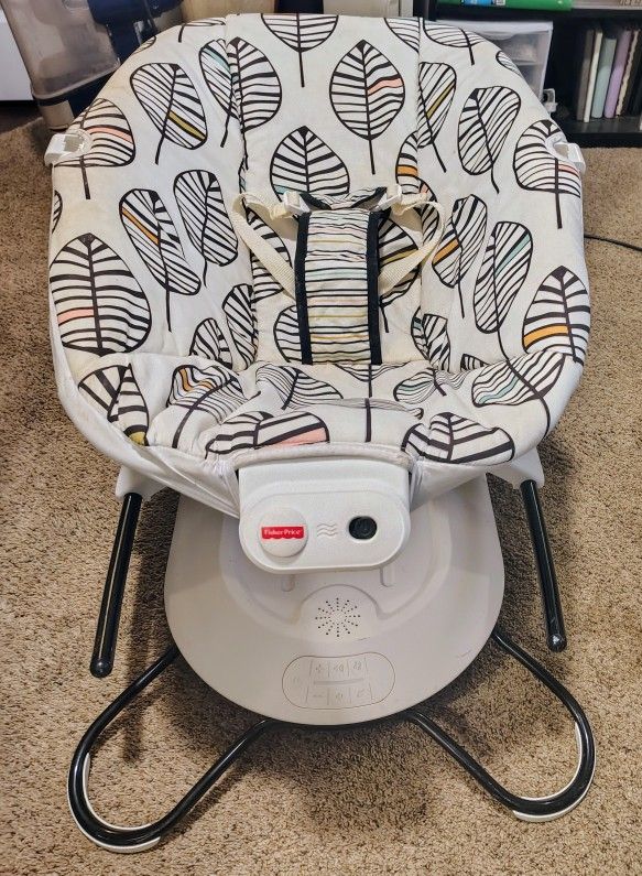 Fisher-Price® 2-in-1 Soothe ‘n Play Glider + Mickey Mouse