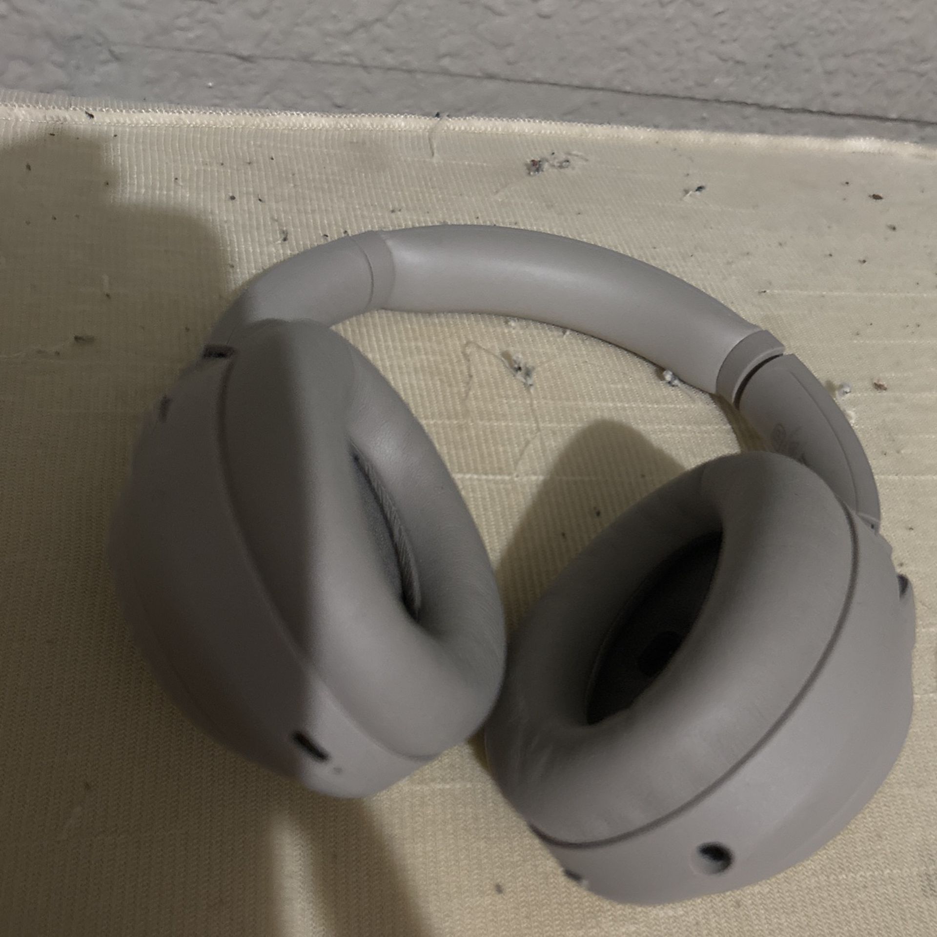 Grey Wh1000xm4 Sony Headphones