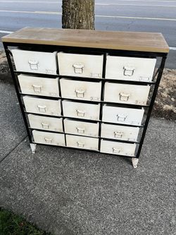 Accent Dresser