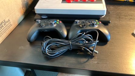 (2) X Box Series X Wireless Controllers