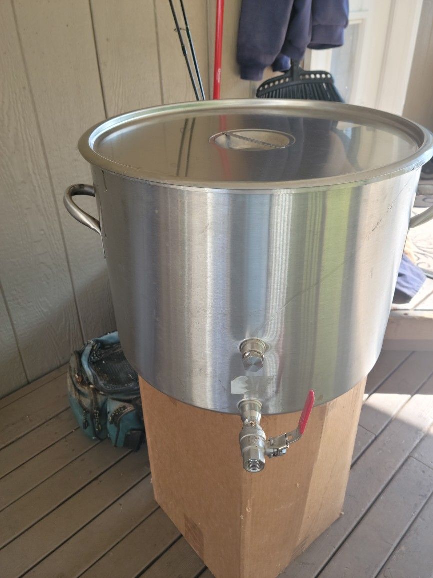 Polar Wear Brew Kettle And Staunless Steel Wort Chiller