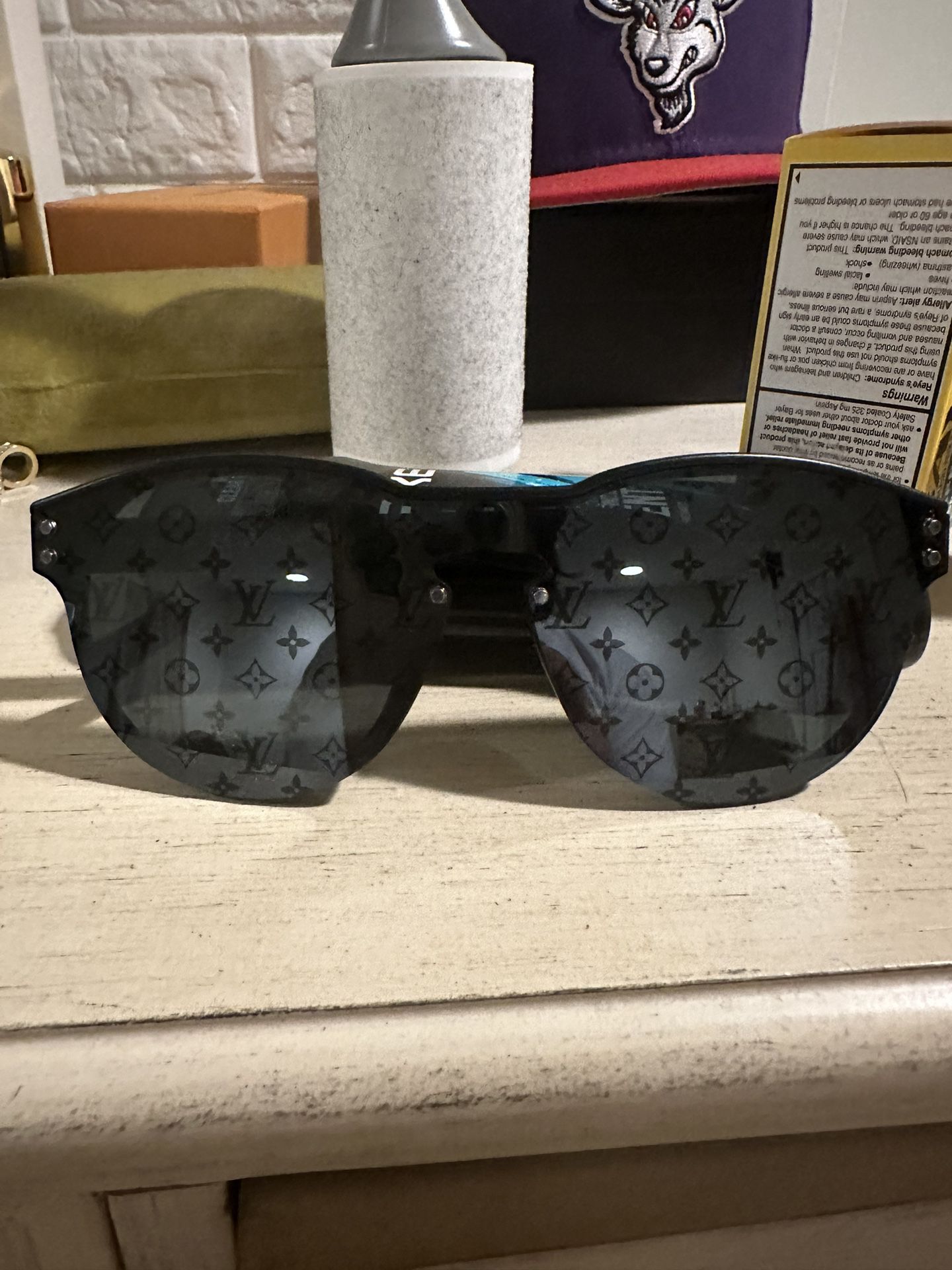 Louis Vuitton Z1333E LV Waimea Round Sunglasses, Black, W