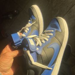 Nike High Top shoes NEW 