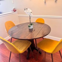 Dining table with 4 chair