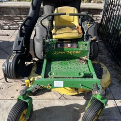John Deere Z425 Riding Lawn Mower Salvage For Parts for Sale in