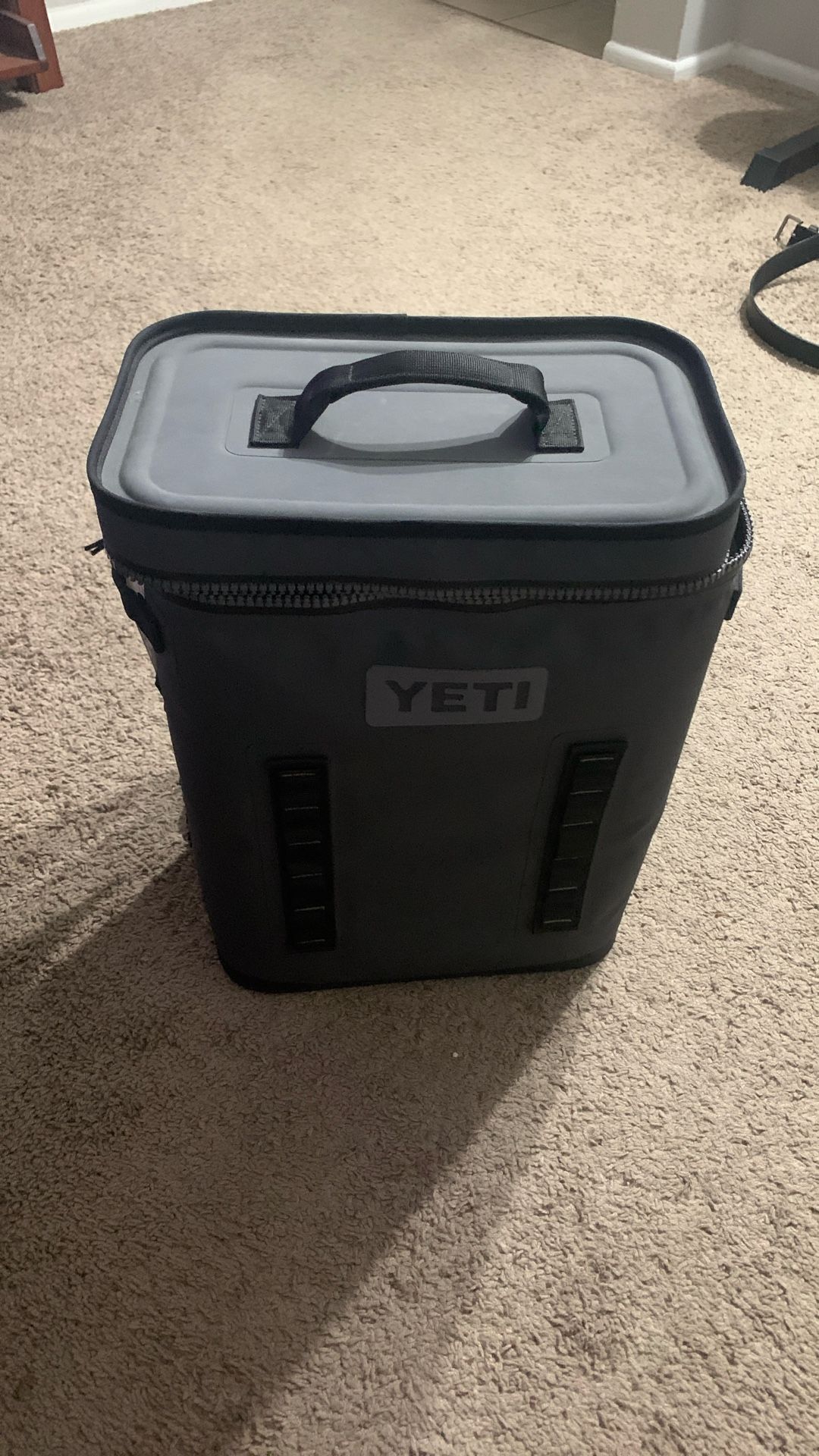 Yeti Hopper Backflip 24 Cooler Backpack