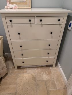 White chest with drawers