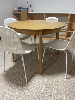 Round table, 4 chairs