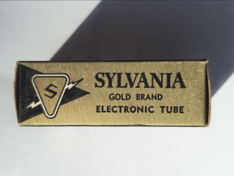 Vintage Sylvania Gold Brand GB-6201 (12AT7 / ECC81) Tube USA - Gold Pins, Black Plates. NOS MINT
