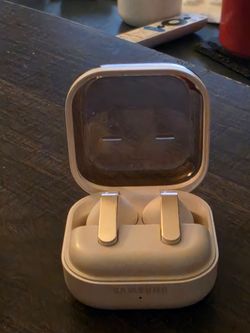 Samsung Galaxy Buds4 Pro - Exclusive Pink Gold Color - Like New
