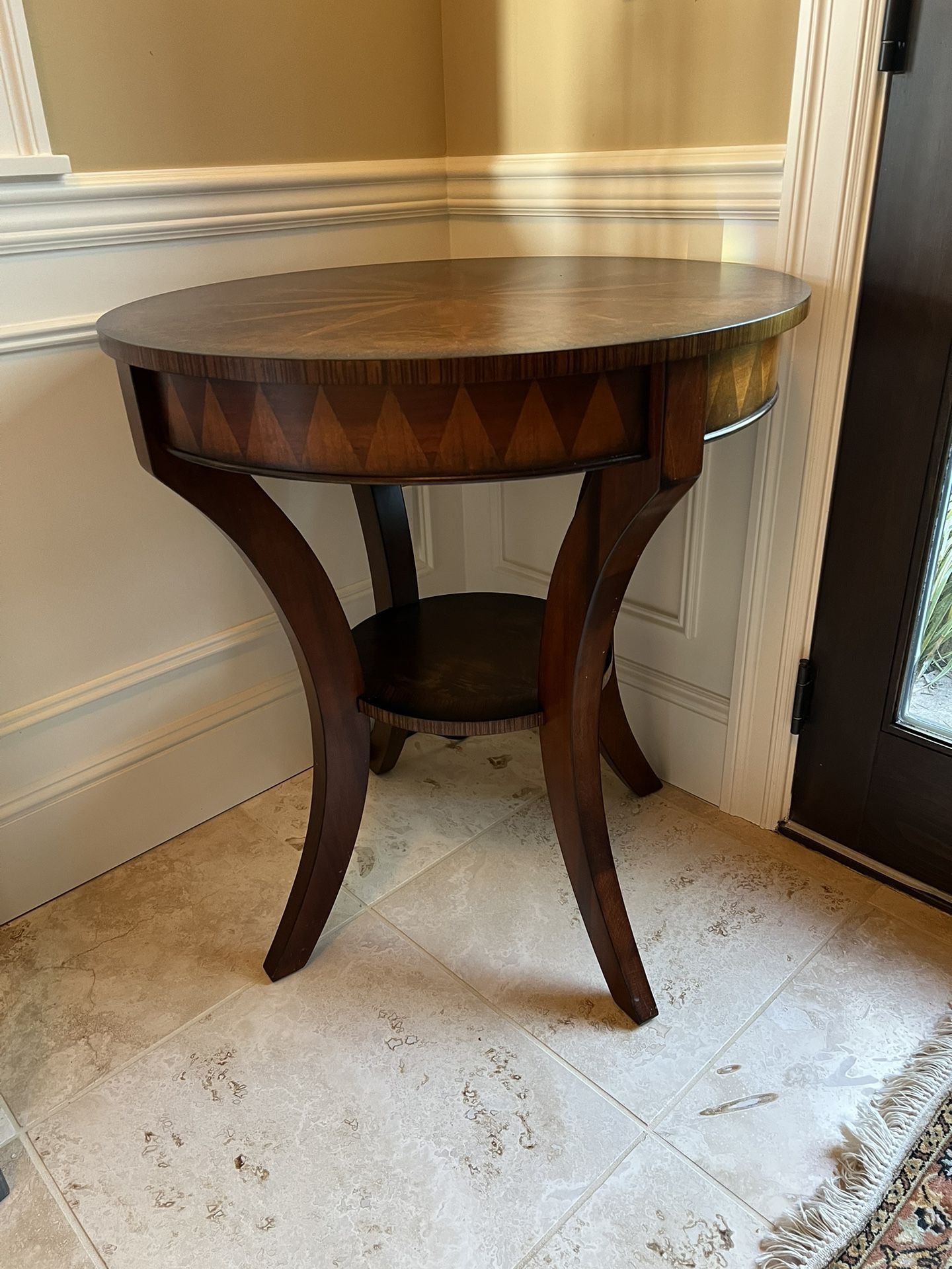 Round End Table 