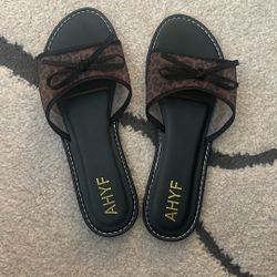 AHYF cheeta print sandals 