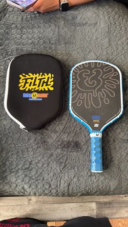 Pickleball paddle