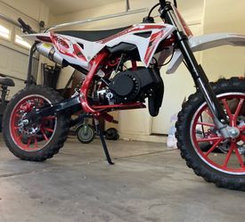 Mini 2 stroke dirt bike