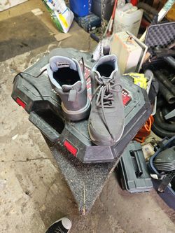 carhartt tenis shoes 6.5, style # FA3482-W WIDTH M