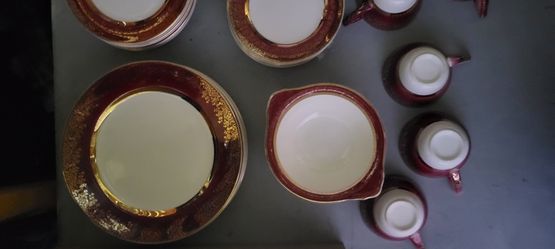Dinnerware Set