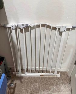 Wide Pet Gate / Safety Gate - Fits Openings 29” - 39.6”