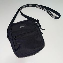 SUPREME 2018 Shoulder Bag