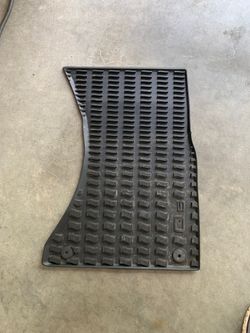 Audi Q5 passenger side floor mat.