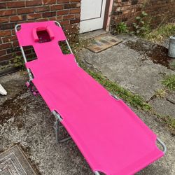 Folding Beach Lounge Chair