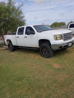 GMC Sierra Crew Cab 4x4 Pickup Truck