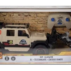 Matchbox Jurassic World  1:18 R/C JEEP Gladiator w Dracorex Dinosaur Figure NIB
