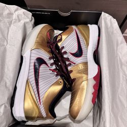 Kobe IV Gold Medal Protro Size 10.5