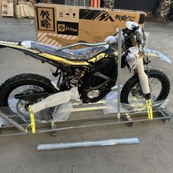 2025 Surron Ultra Bee Street Legal 