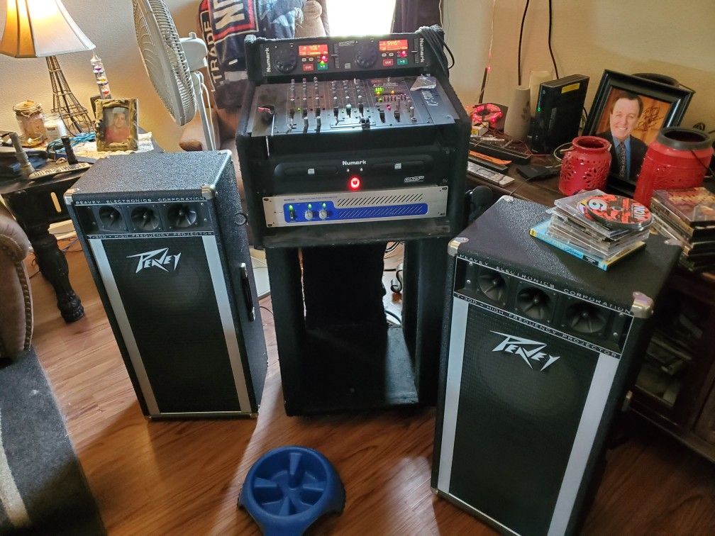 DJ EQUIPMENT