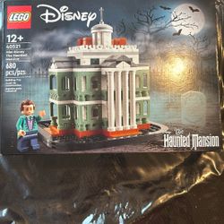 680 pcs LEGO set  The Haunted Mansion 
