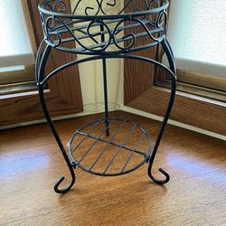 Metal 2-Tier  Round Plant Stand 