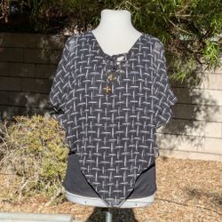 Robert Louis Womens Small Black Abstract Print Breezy Poncho Pullover Blouse NWT