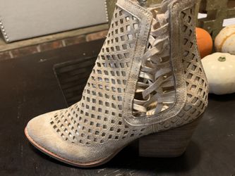 Women’s boot 👢 size 6