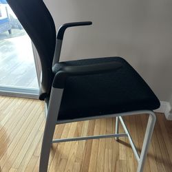 Bar Stool - Set Of 2 Great Conditions 