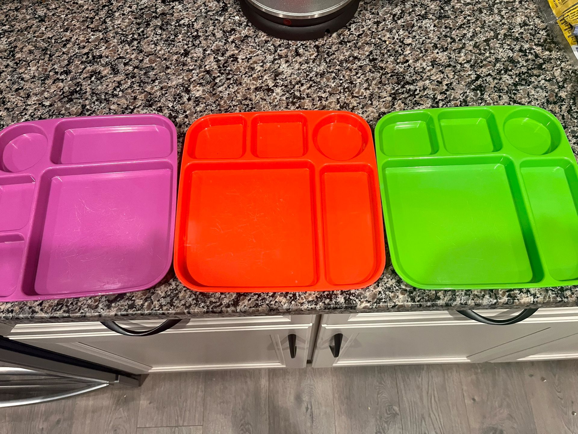 Stackable Plastic Toddler Plates -3