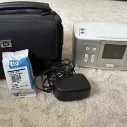 HP Photosmart 385 Q6387L Digital Photo Portable Inkjet Printer W/ Case And Ink