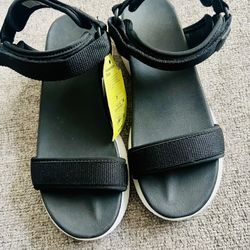 WOMEN STRAP SANDALS NEW SIZE 7