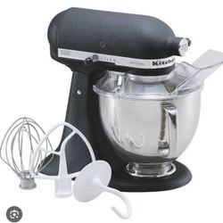 KitchenAid Artisan Mixer. 5qt. 