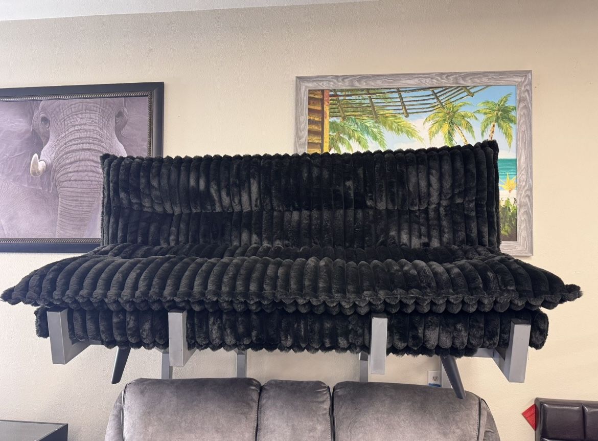 Black Futon