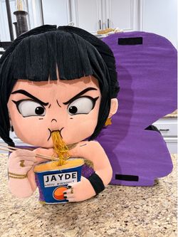 Zoey Demon hunter piñata