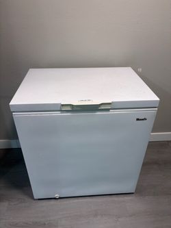 Chest freezer