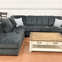 New Ashley Sectional 🔥🔥 IN STOCK NOW